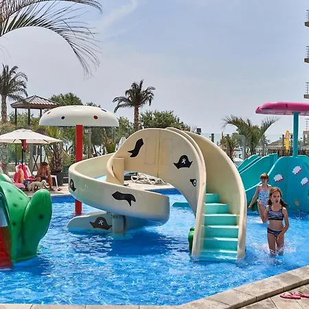 Boema In N Pools Resort- Free Parking
